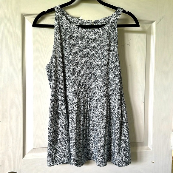 Black and white vine print sleeveless top size XL - Picture 1 of 3